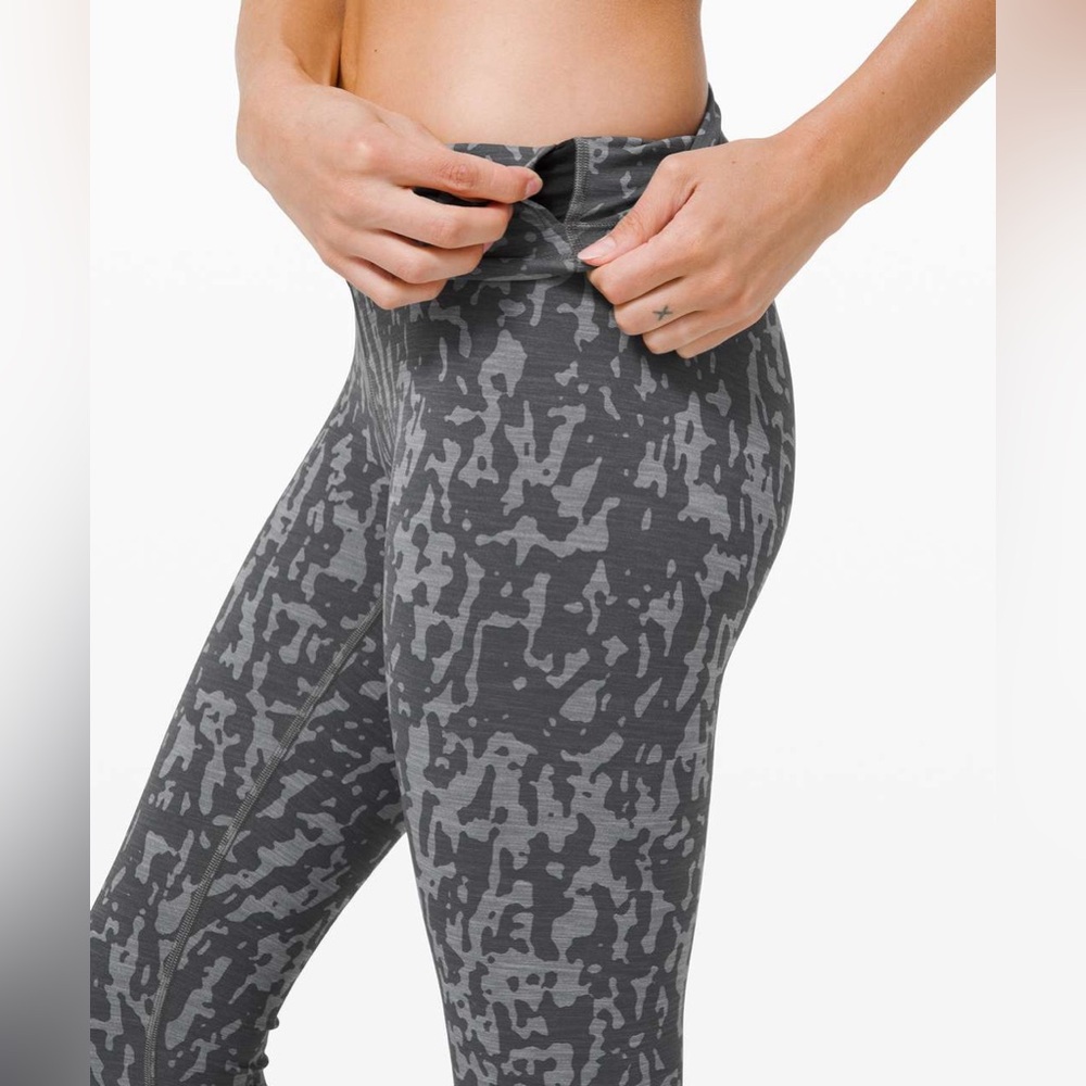 SOLD Lululemon Wunder Train High-Rise Tight 25" Heathered Black Grey - Picture 2 of 6